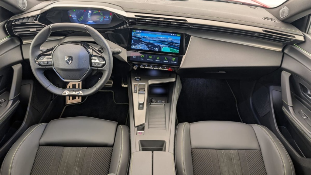 PEUGEOT 408 Hybrid 145 e-DCS6 GT - ref: 1-365333 - Photo 13