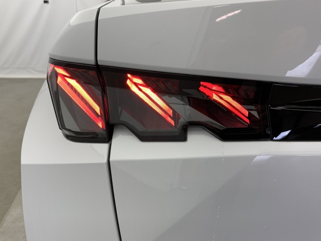 PEUGEOT 3008 Hybrid 145 e-DCS6 GT - ref: 1-365852 - Photo 9