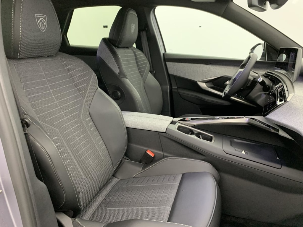 PEUGEOT 3008 Hybrid 145 e-DCS6 GT - ref: 1-365865 - Photo 9