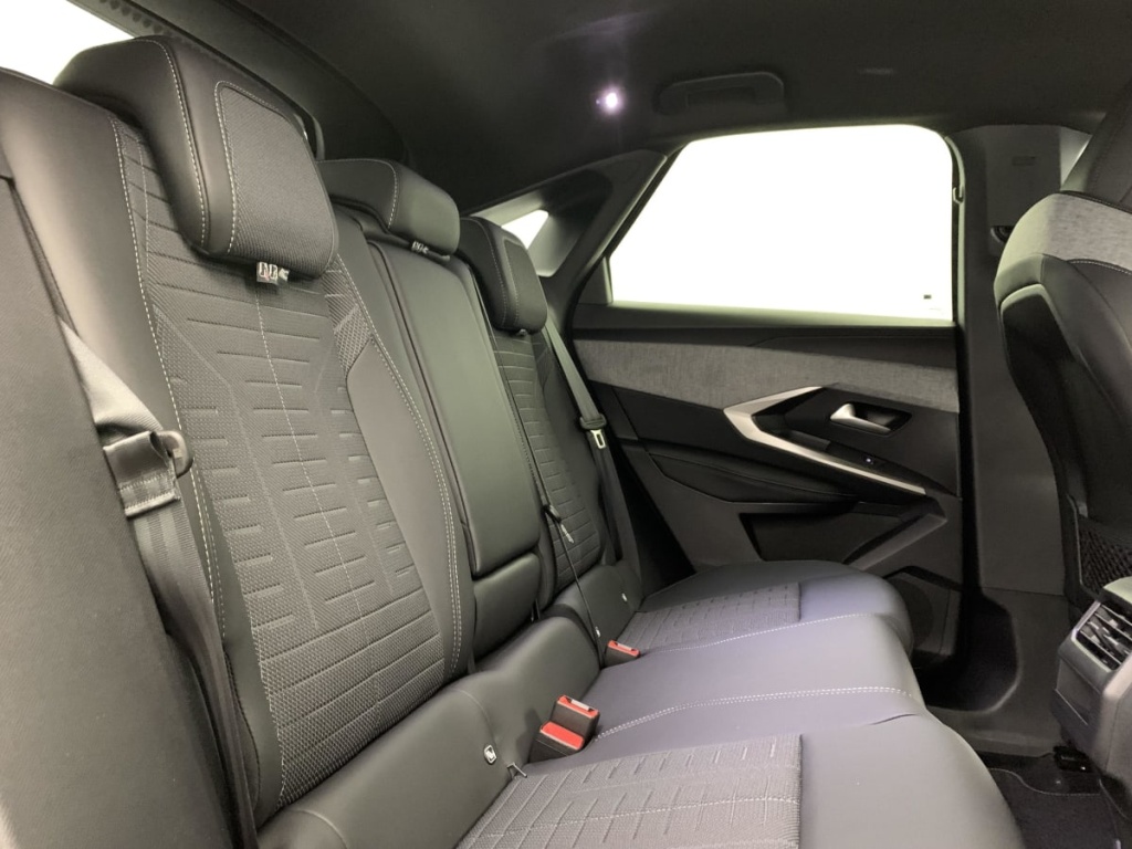 PEUGEOT 3008 Hybrid 145 e-DCS6 GT - ref: 1-366159 - Photo 10