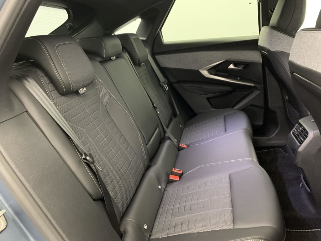 PEUGEOT 3008 Hybrid 145 e-DCS6 GT - ref: 1-366177 - Photo 10