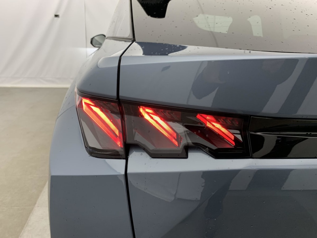 PEUGEOT 3008 Hybrid 145 e-DCS6 GT - ref: 1-366177 - Photo 11