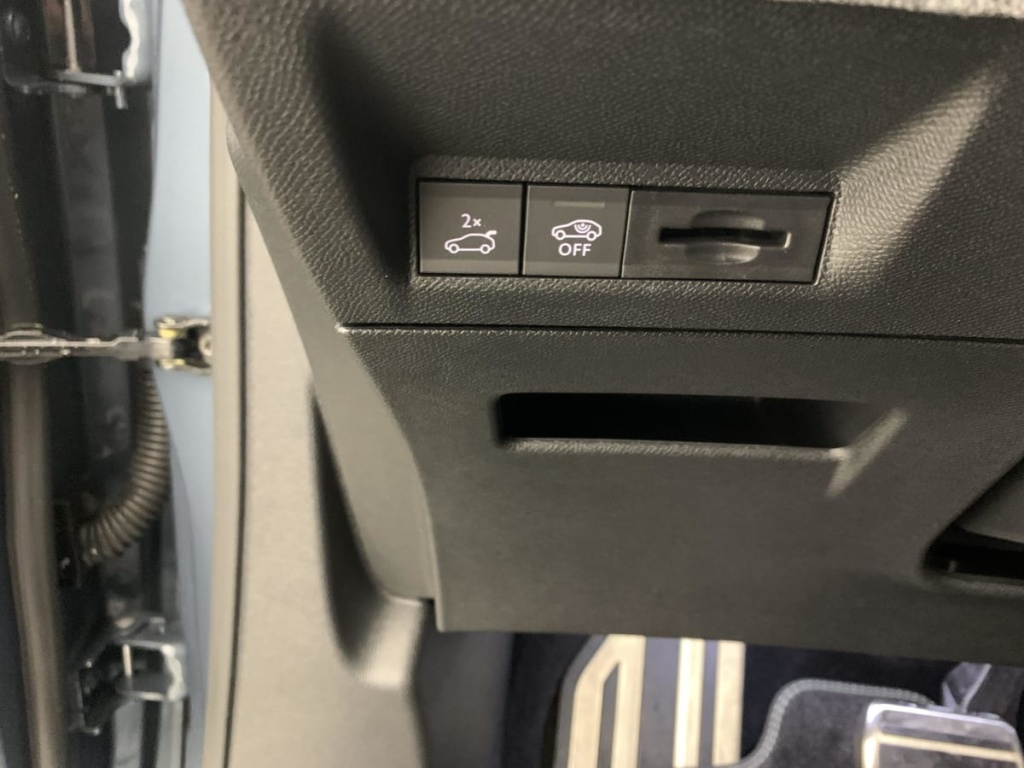 PEUGEOT 3008 Hybrid 145 e-DCS6 GT - ref: 1-366177 - Photo 20