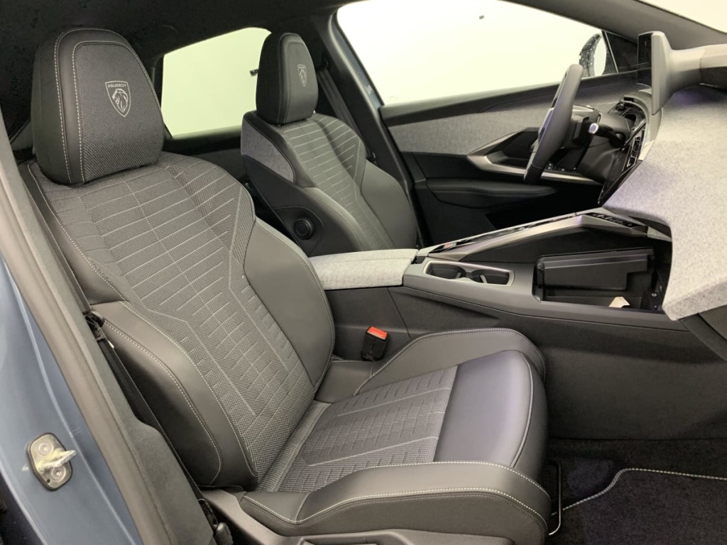 PEUGEOT 3008 Hybrid 145 e-DCS6 GT - ref: 1-366177 - Photo 9