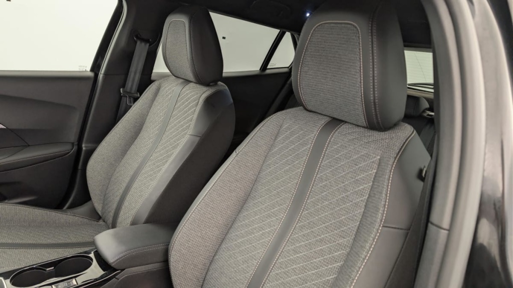PEUGEOT 2008 100 S S BVM6 Allure - ref: 1-366641 - Photo 16