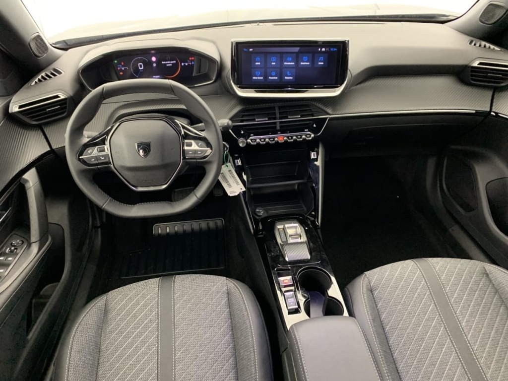 PEUGEOT 2008 Hybrid 145 e-DCS6 Allure - ref: 1-367172 - Photo 13