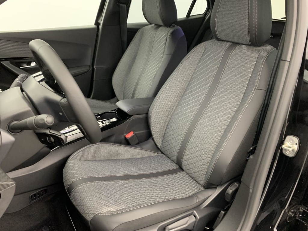 PEUGEOT 2008 Hybrid 145 e-DCS6 Allure - ref: 1-367180 - Photo 20