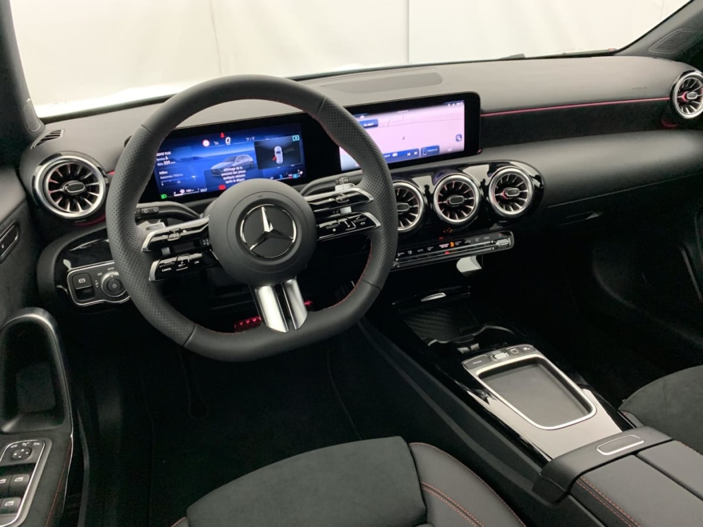 MERCEDES Classe A 200 d 8G-DCT AMG Line - ref: 1-367395 - Photo 14