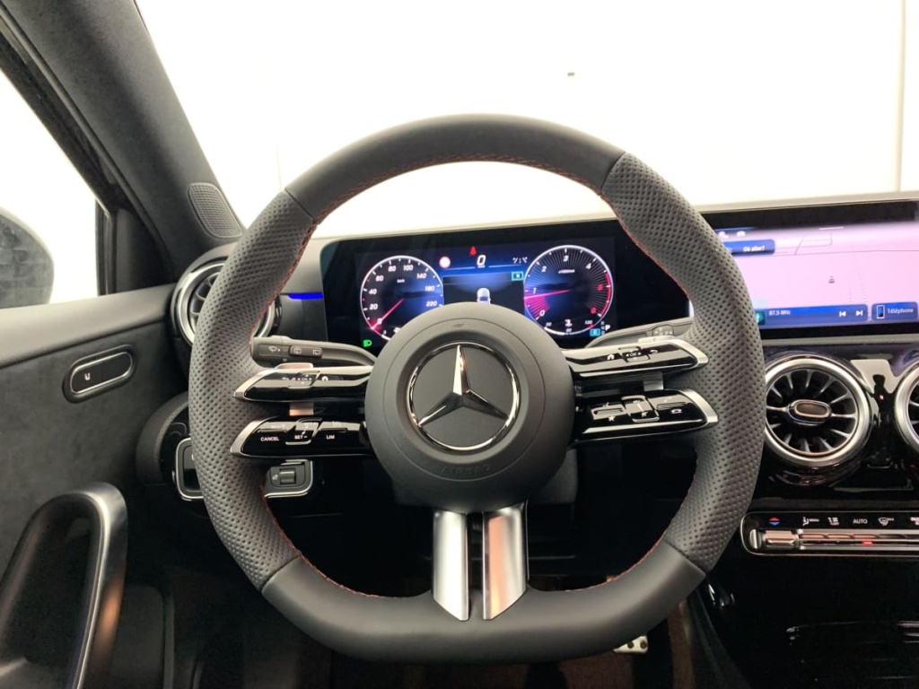 MERCEDES Classe A 200 d 8G-DCT AMG Line - ref: 1-367401 - Photo 14