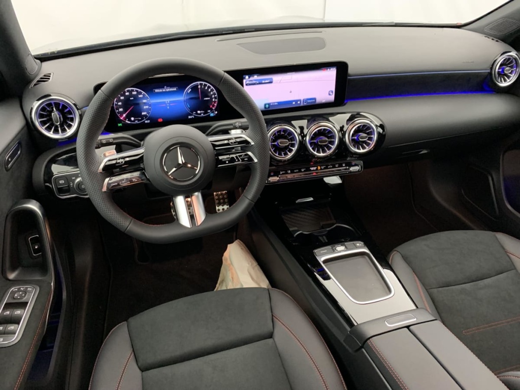 MERCEDES Classe A 250 e Hybrid EQ 8G-DCT AMG Line - ref: 1-367411 - Photo 14