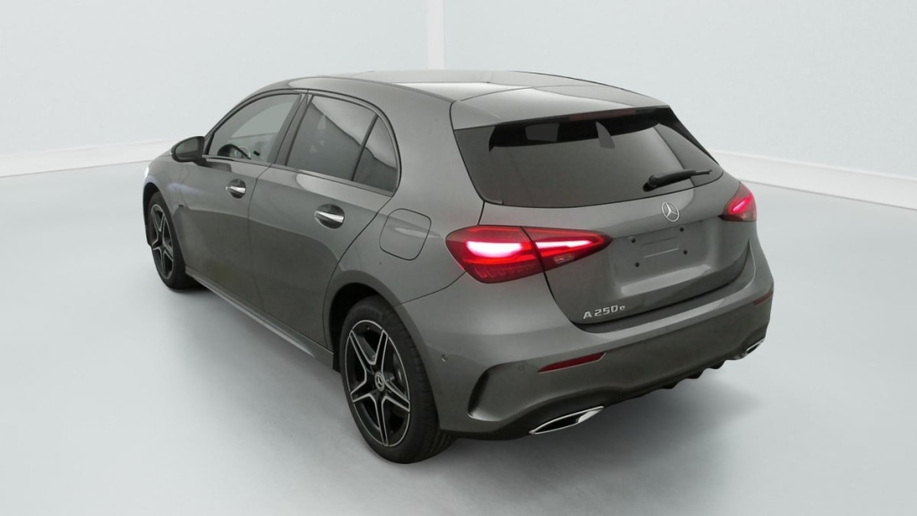 MERCEDES Classe A 250 e Hybrid EQ 8G-DCT AMG Line - ref: 1-367411 - Photo 5