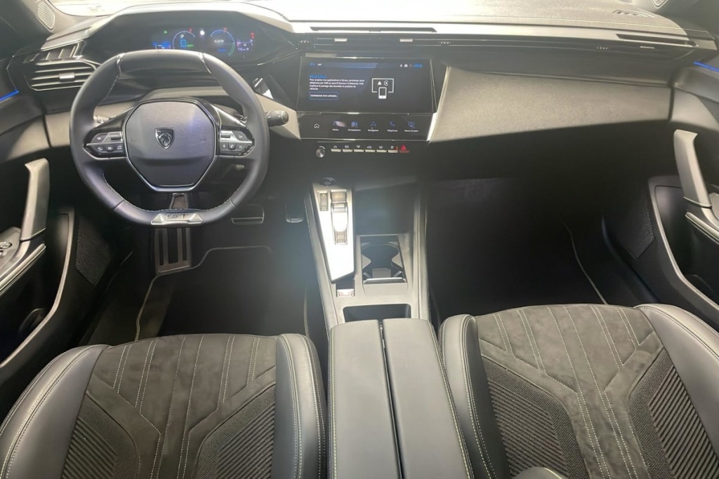 PEUGEOT 408 PHEV 225 e-EAT8 GT - ref: 1-370078 - Photo 18