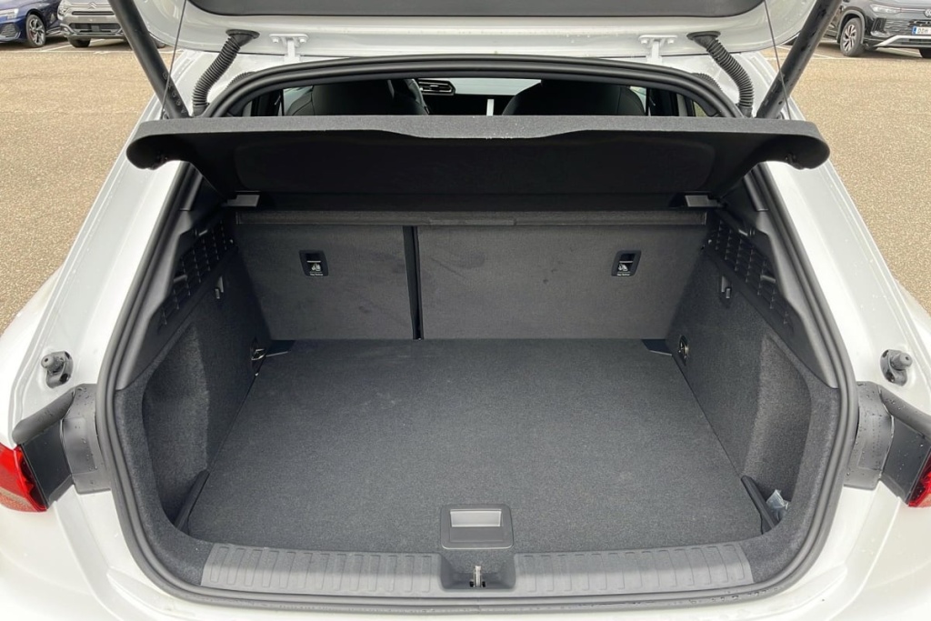 AUDI A3 Sportback 45 TFSI E HYBRIDE RECHARGEABLE 272 S TRONIC 6 S LINE - ref: 1-372751 - Photo 11