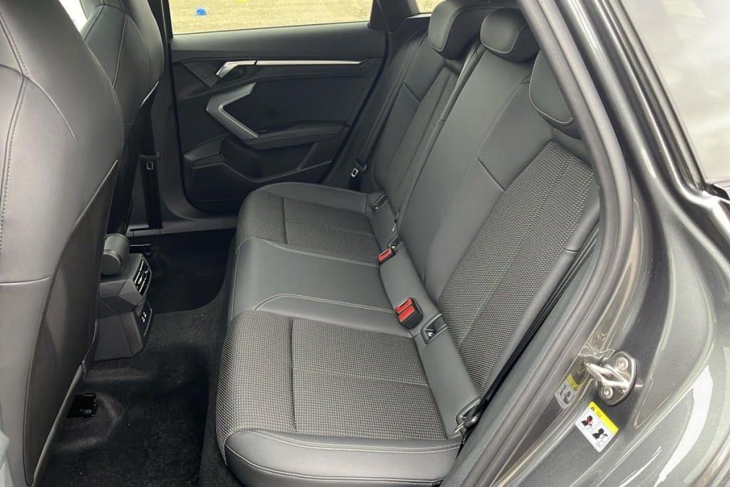 AUDI A3 Sportback 45 TFSI E HYBRIDE RECHARGEABLE 272 S TRONIC 6 S LINE - ref: 1-372752 - Photo 10