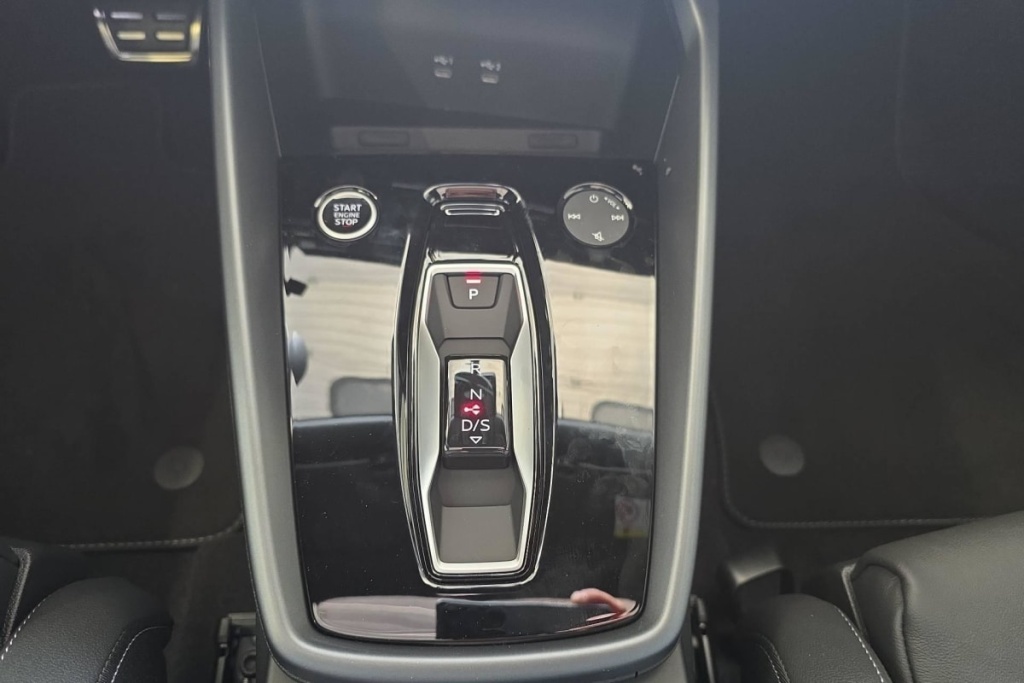 AUDI A3 Sportback 45 TFSI e Hybride rechargeable 272 S tronic 6 S line - ref: 1-372753 - Photo 16