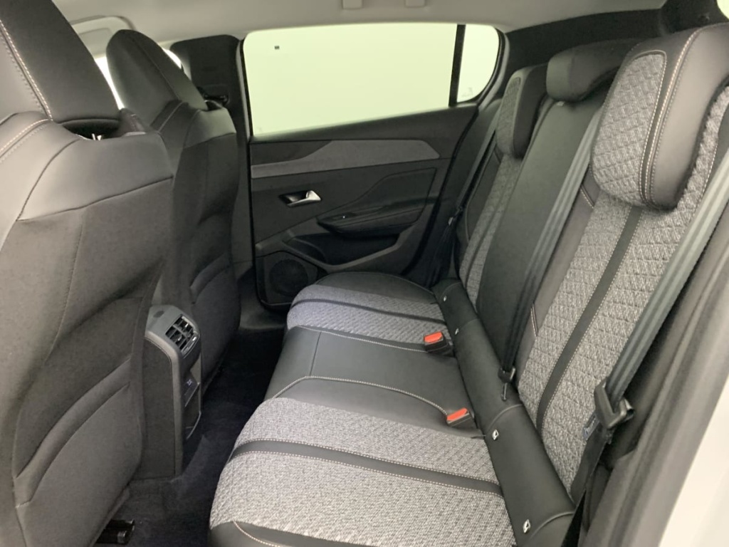 PEUGEOT 308 Hybrid 145 e-DCS6 Allure - ref: 1-374371 - Photo 18