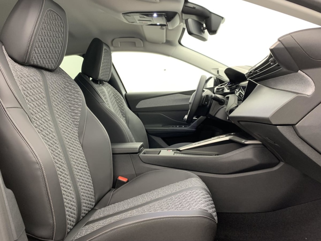 PEUGEOT 308 Hybrid 145 e-DCS6 Allure - ref: 1-374371 - Photo 9