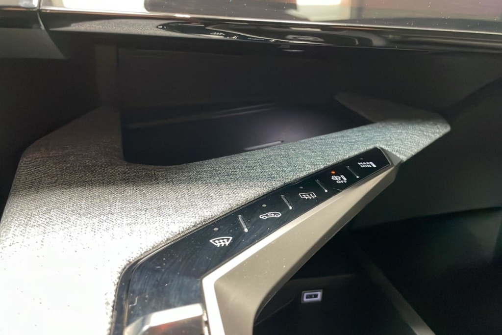 PEUGEOT 3008 Hybrid 145 e-DCS6 Allure - ref: 1-375805 - Photo 14