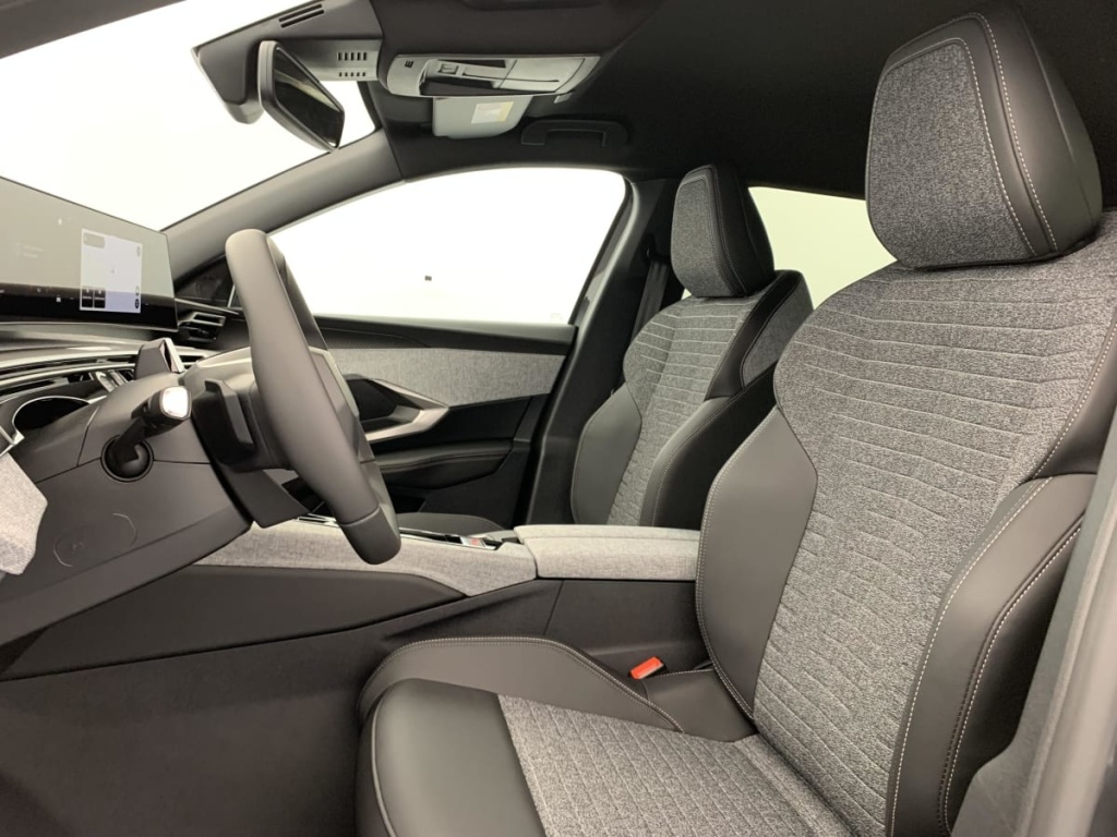 PEUGEOT 5008 Hybrid 145 e-DCS6 Allure - ref: 1-377533 - Photo 17