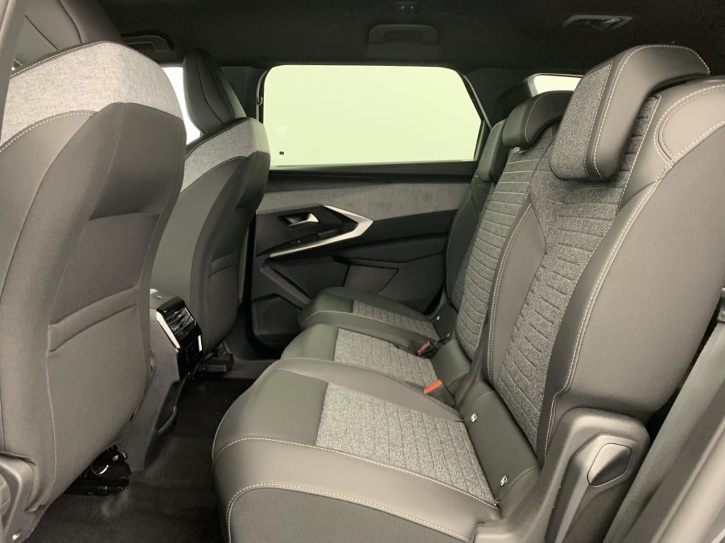 PEUGEOT 5008 Hybrid 145 e-DCS6 Allure - ref: 1-377533 - Photo 18