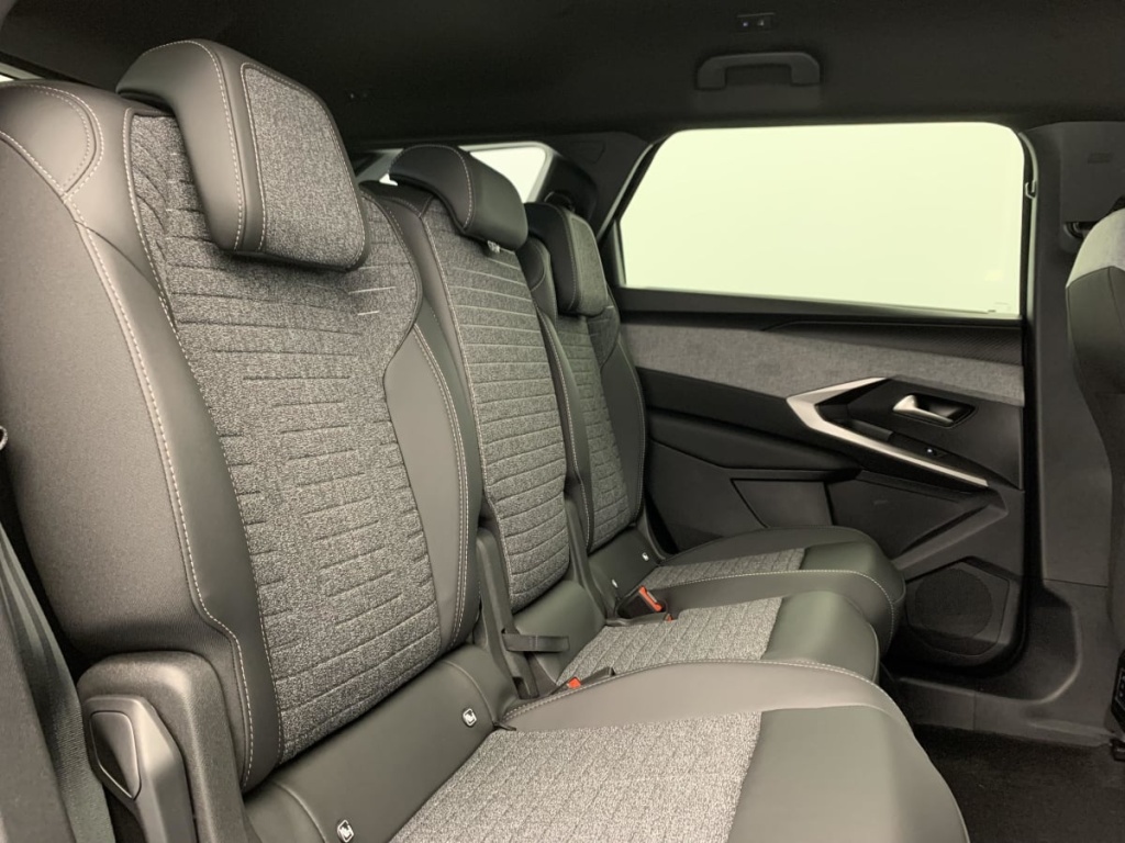 PEUGEOT 5008 Hybrid 145 e-DCS6 Allure - ref: 1-377540 - Photo 10