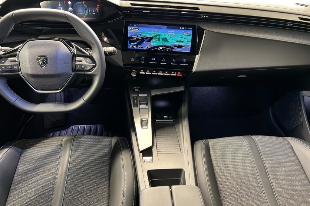 PEUGEOT 308 Hybrid 145 e-DCS6 Allure - ref: 1-379926 - Photo 12