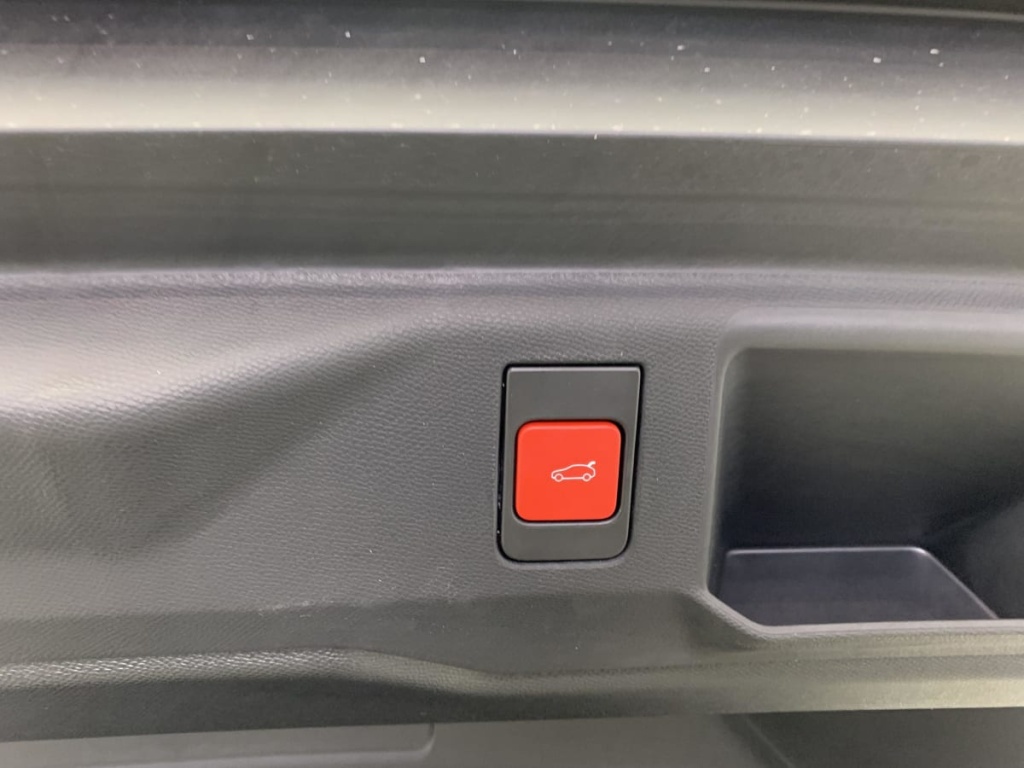 PEUGEOT 5008 Hybrid 145 e-DCS6 GT - ref: 1-381151 - Photo 14