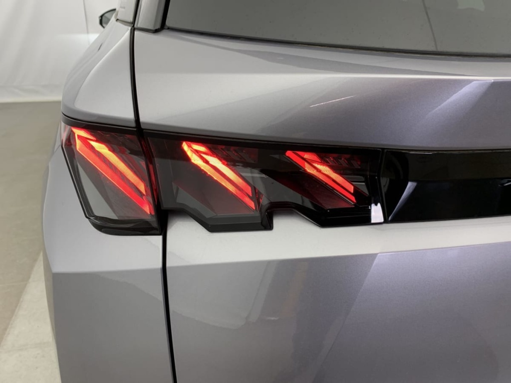 PEUGEOT 5008 Hybrid 145 e-DCS6 GT - ref: 1-381151 - Photo 9