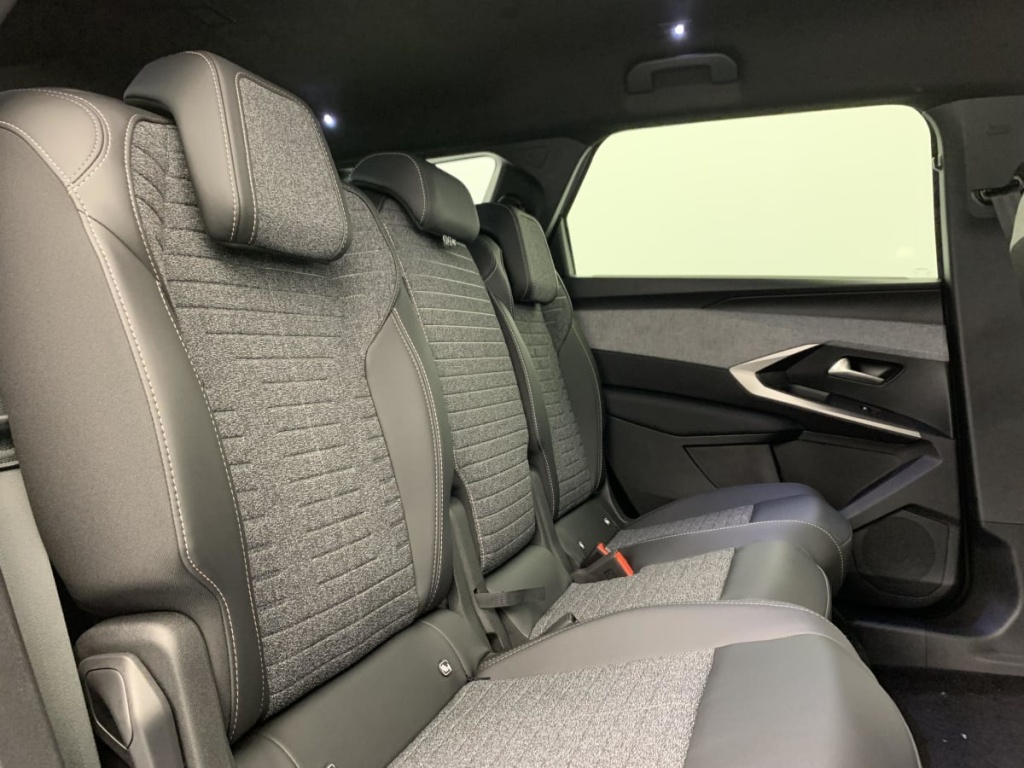 PEUGEOT 5008 HYBRID 145 CH E-DCS6 ALLURE - ref: 1-381856 - Photo 10