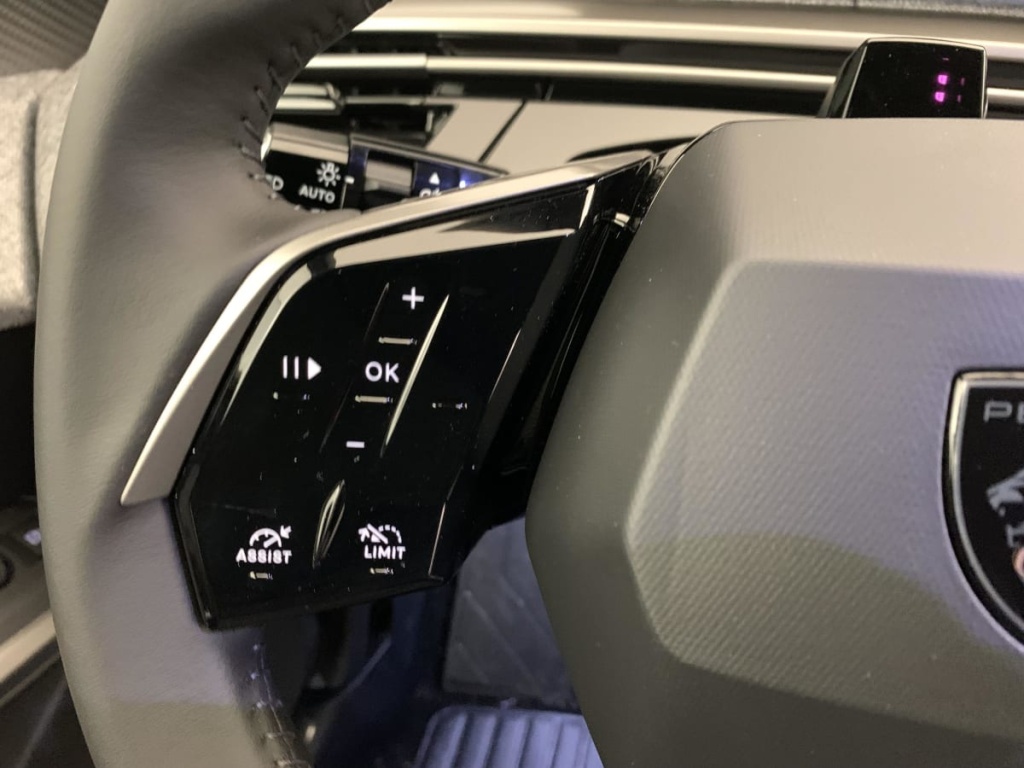 PEUGEOT 5008 HYBRID 145 CH E-DCS6 ALLURE - ref: 1-381858 - Photo 15