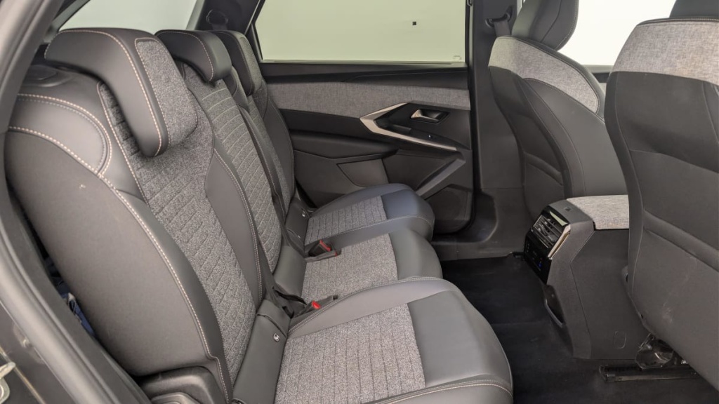 PEUGEOT 5008 Hybrid 136 e-DCS6 Allure - ref: 1-382006 - Photo 10