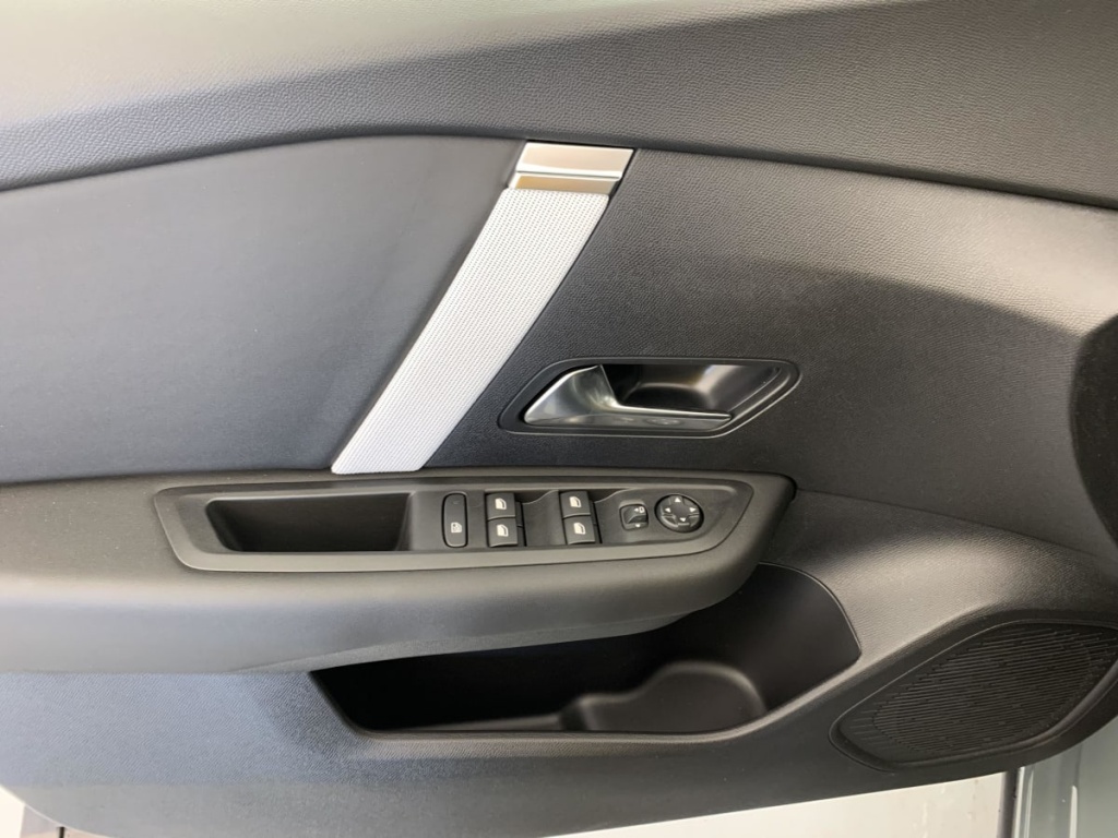 CITROEN C4 Hybride 145 ch e-DCS6 Max - ref: 1-382045 - Photo 17