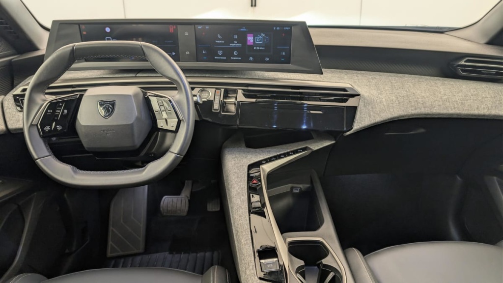 PEUGEOT 5008 HYBRID 145 CH E-DCS6 ALLURE - ref: 1-382177 - Photo 13