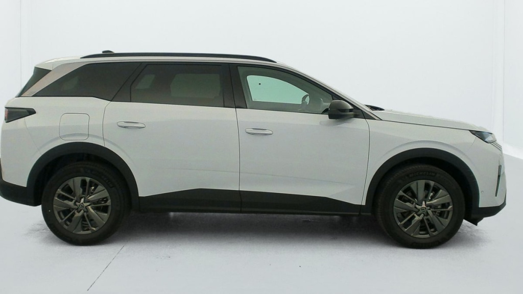 PEUGEOT 5008 HYBRID 145 CH E-DCS6 ALLURE - ref: 1-382340 - Photo 8