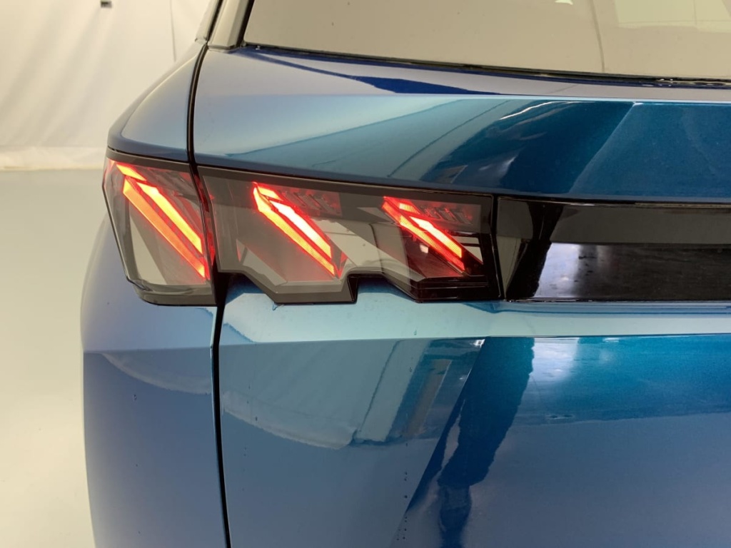 PEUGEOT 5008 Hybrid 145 e-DCS6 GT - ref: 1-383434 - Photo 12