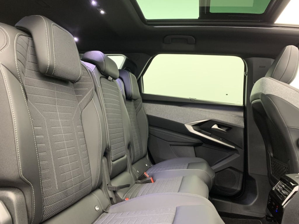 PEUGEOT 5008 Hybrid 145 e-DCS6 GT - ref: 1-383438 - Photo 10