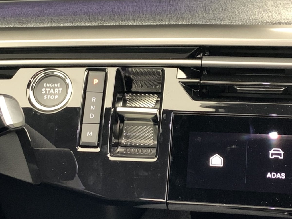PEUGEOT 5008 Hybrid 145 e-DCS6 GT - ref: 1-383438 - Photo 16