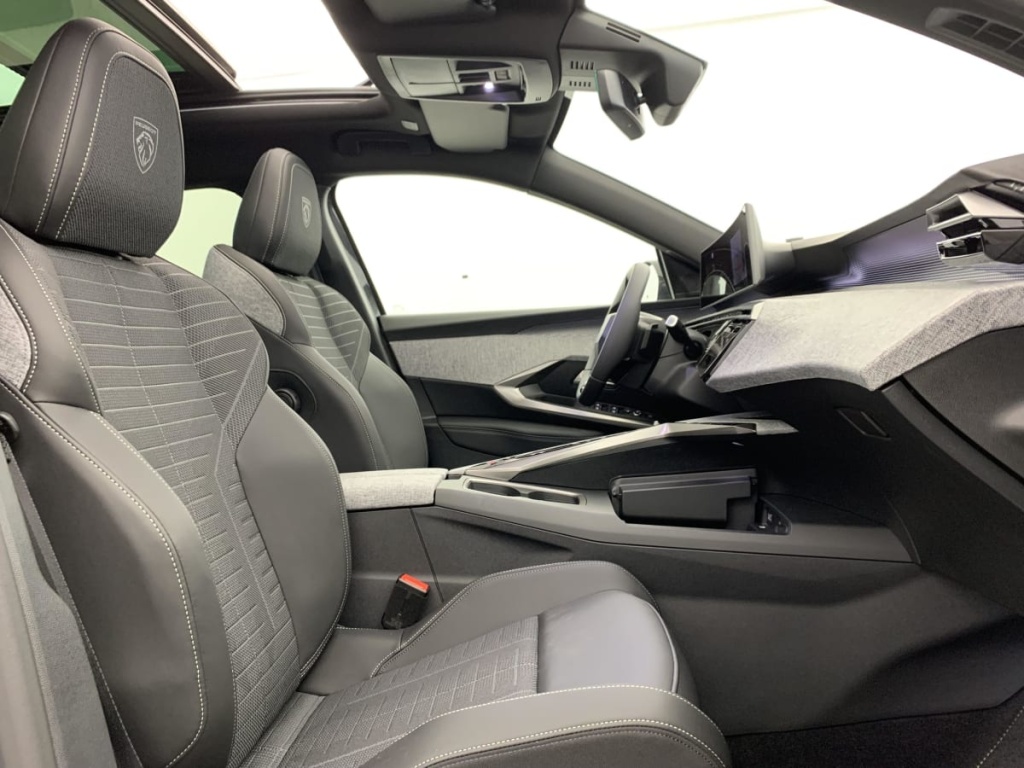 PEUGEOT 5008 Hybrid 145 e-DCS6 GT - ref: 1-383438 - Photo 9