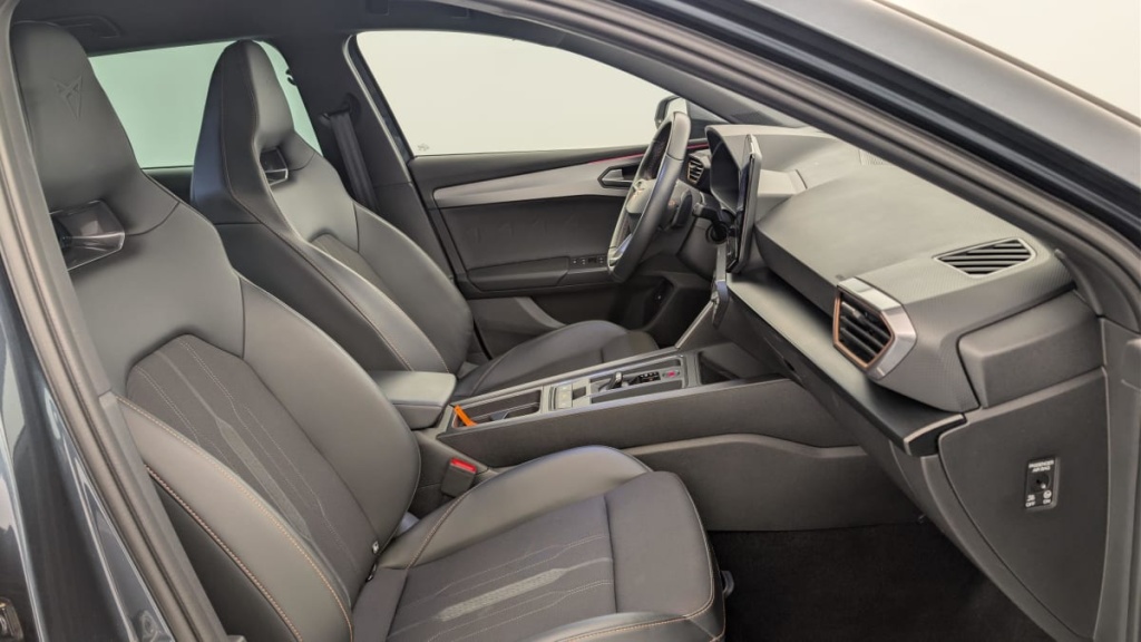 CUPRA Leon Sportstourer 1.4 e-HYBRID 204 ch DSG6 V - ref: 1-384035 - Photo 9