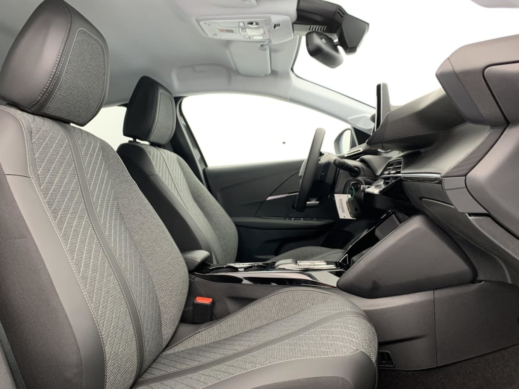 PEUGEOT 208 Hybrid 110 ch e-DCS6 Allure - ref: 1-384454 - Photo 9