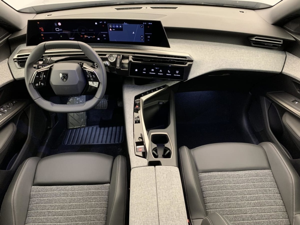 PEUGEOT 3008 Hybrid 145 e-DCS6 Allure - ref: 1-384809 - Photo 12
