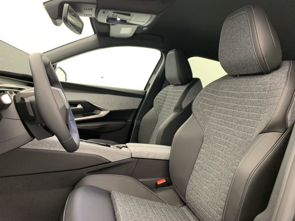 PEUGEOT 3008 Hybrid 145 e-DCS6 Allure - ref: 1-384839 - Photo 20