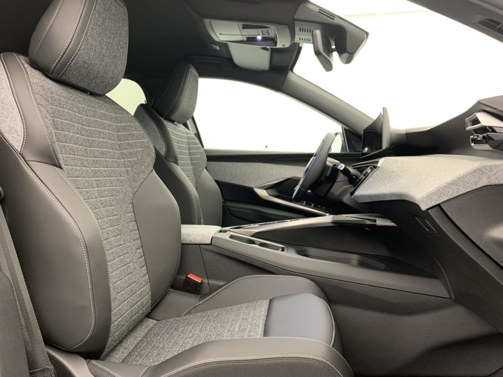 PEUGEOT 3008 Hybrid 145 e-DCS6 Allure - ref: 1-384839 - Photo 9