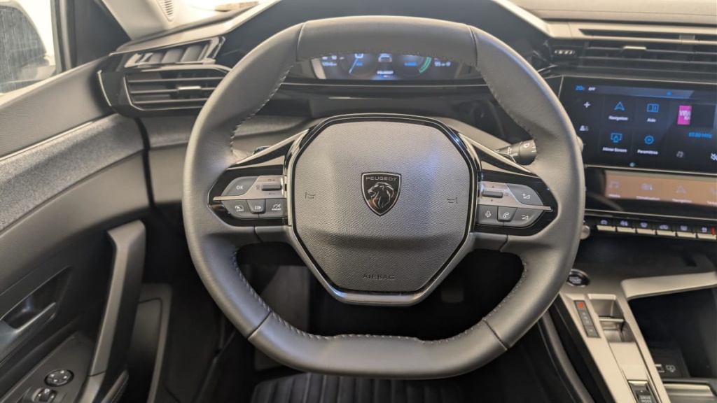 PEUGEOT 408 Hybrid 145 e-DCS6 Allure - ref: 1-385370 - Photo 14