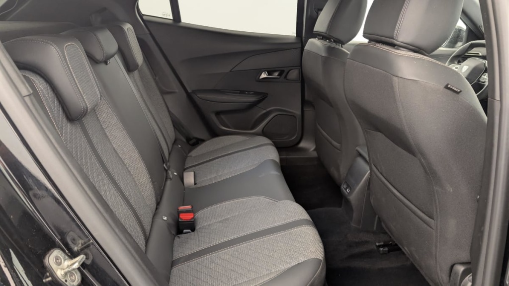 PEUGEOT 2008 50 kWh 136 ch Allure - ref: 1-388189 - Photo 10