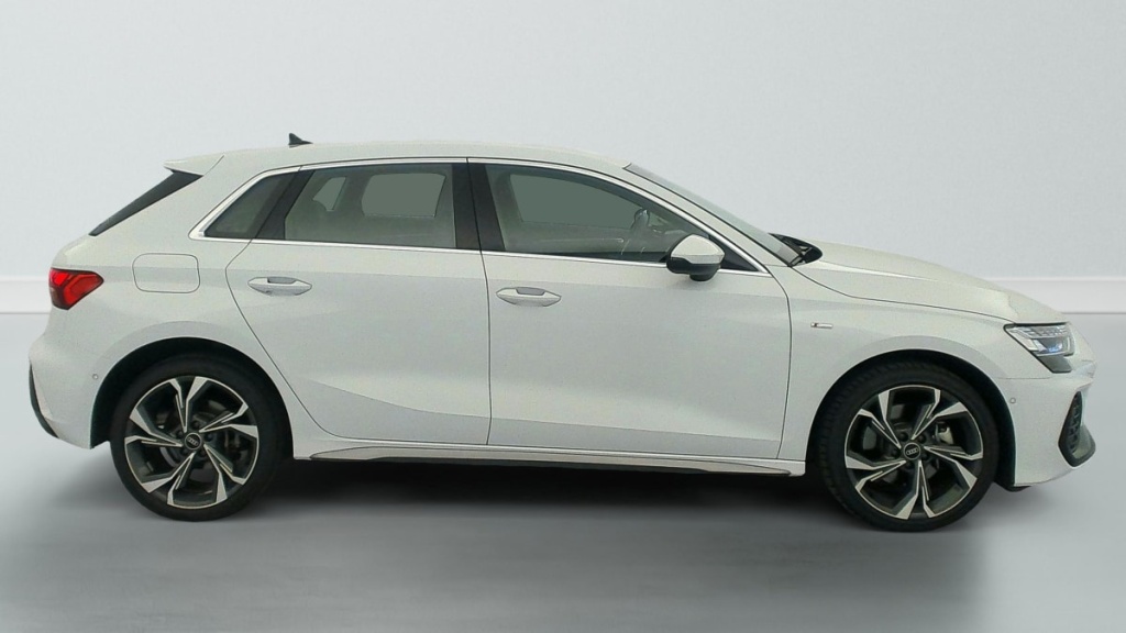 AUDI A3 Sportback TFSI e Hybride rechargeable 204 S tronic 6 S line - ref: 1-388268 - Photo 8