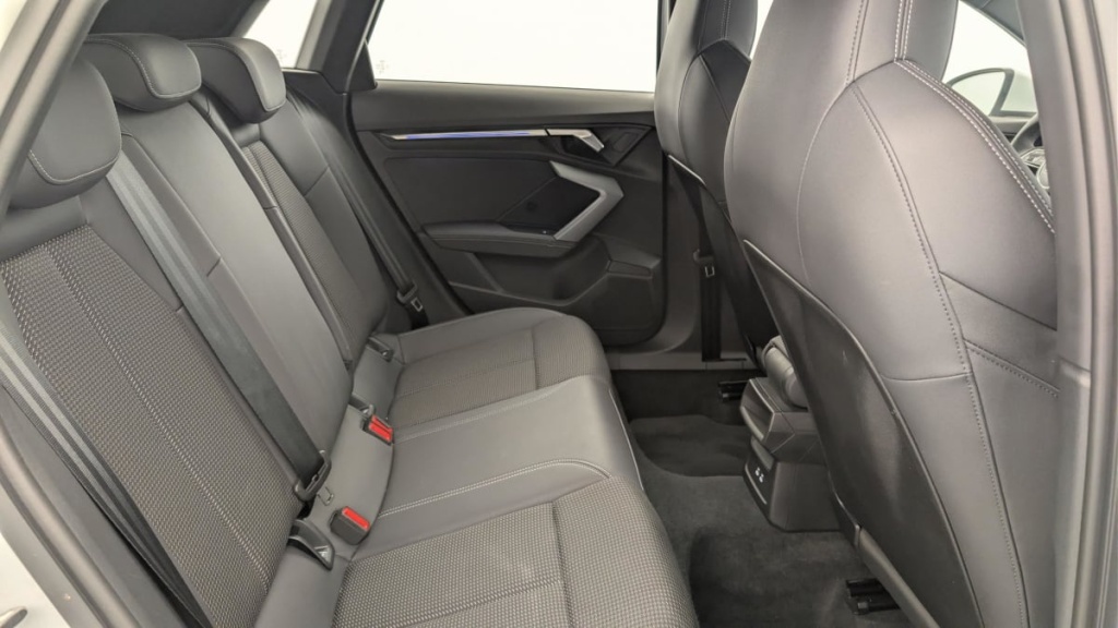 AUDI A3 Sportback TFSI e Hybride rechargeable 204 S tronic 6 S line - ref: 1-388270 - Photo 10