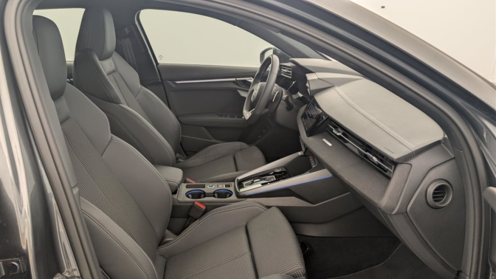AUDI A3 Sportback TFSI e Hybride rechargeable 204 S tronic 6 S line - ref: 1-388271 - Photo 9