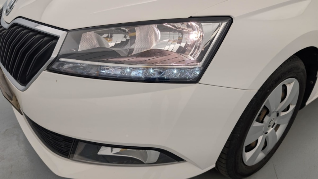SKODA Fabia 1.0 MPI 60 CH BVM5 BUSINESS - ref: 1-388293 - Photo 20
