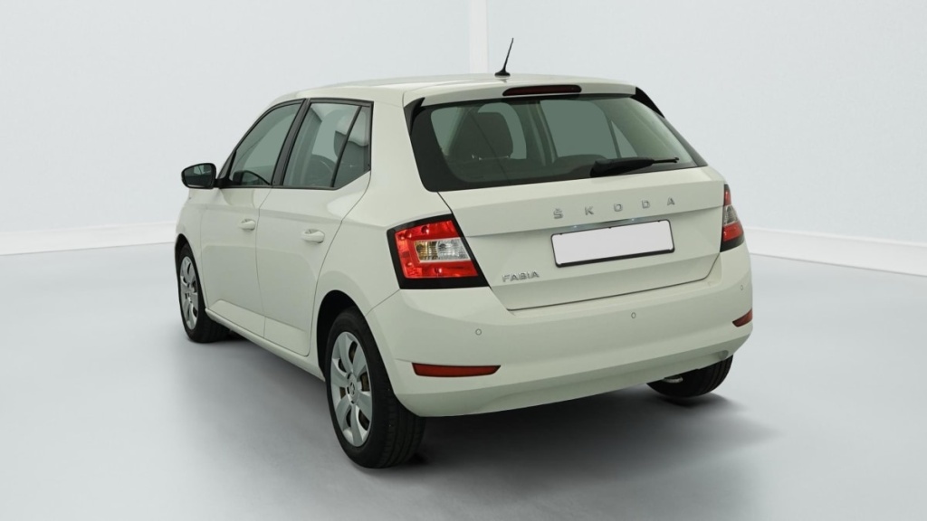 SKODA Fabia 1.0 MPI 60 CH BVM5 BUSINESS - ref: 1-388293 - Photo 5